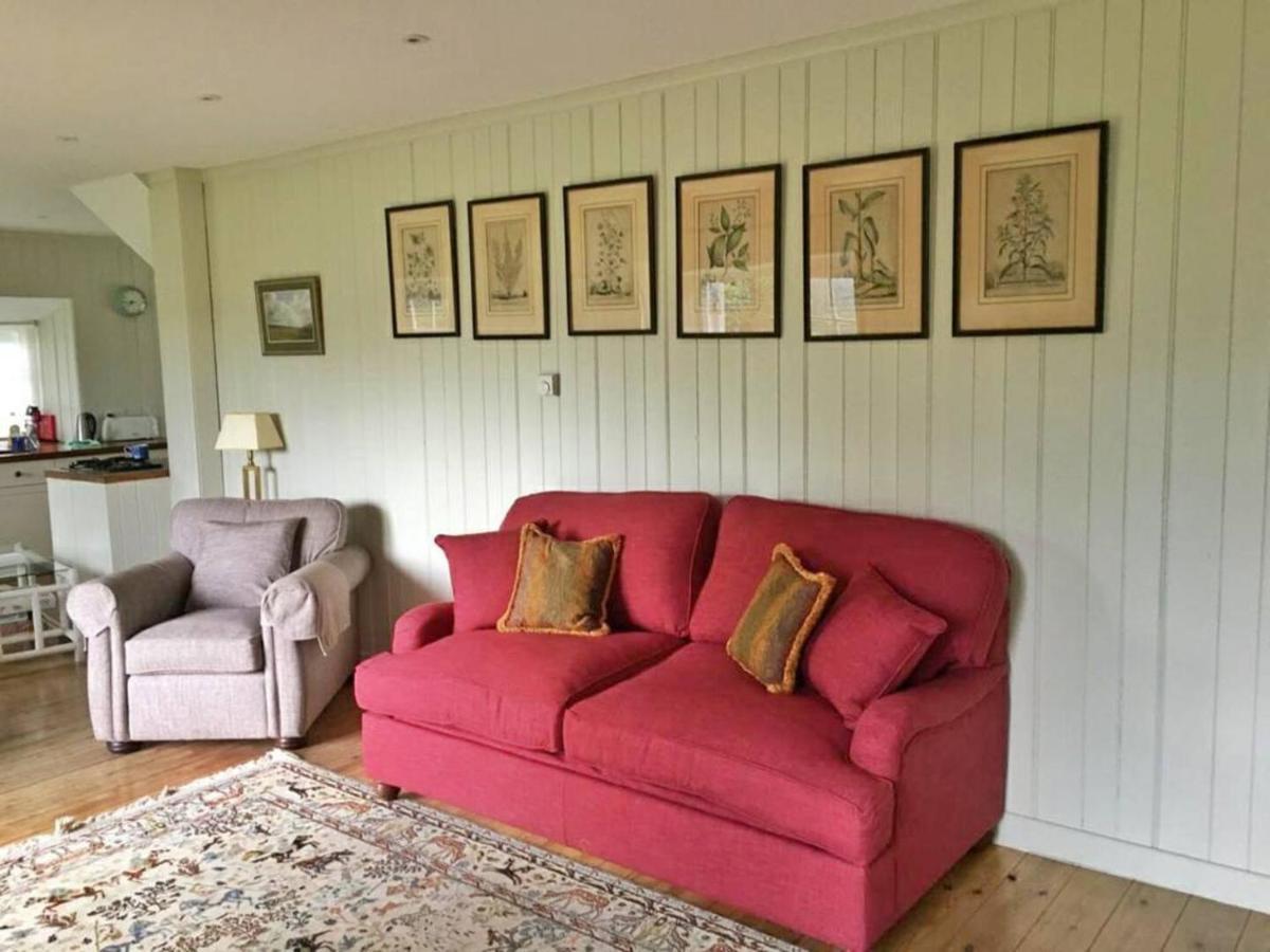 The Lodge: Adorable, Romantic Thatched Cottage Freshwater Esterno foto