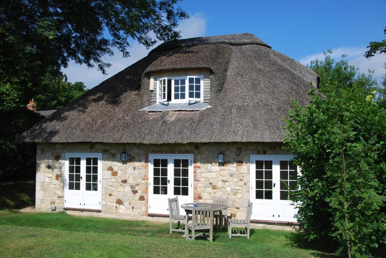 The Lodge: Adorable, Romantic Thatched Cottage Freshwater Esterno foto