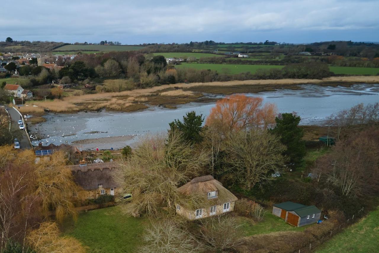 The Lodge: Adorable, Romantic Thatched Cottage Freshwater Esterno foto