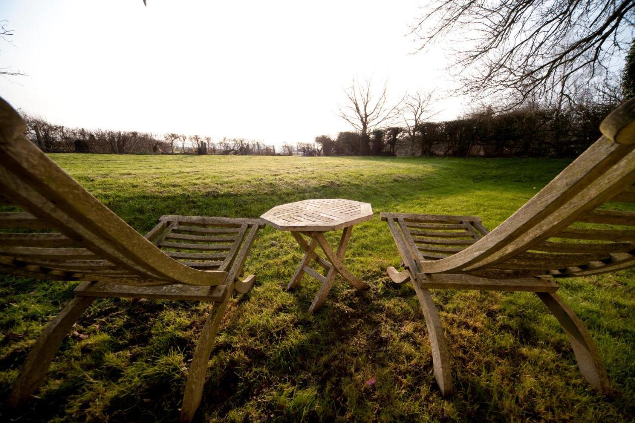 The Lodge: Adorable, Romantic Thatched Cottage Freshwater Esterno foto