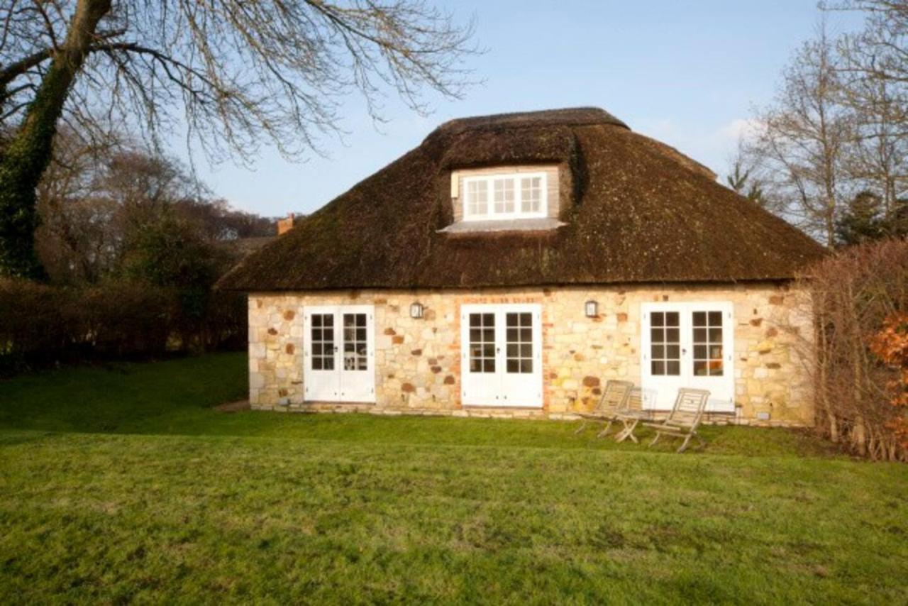 The Lodge: Adorable, Romantic Thatched Cottage Freshwater Esterno foto